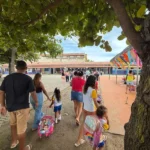 Prefeito dá boas-vindas aos alunos de Marataízes na volta às aulas