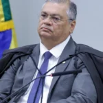 Dino manda suspender pagamento de penduricalhos nos Três Poderes