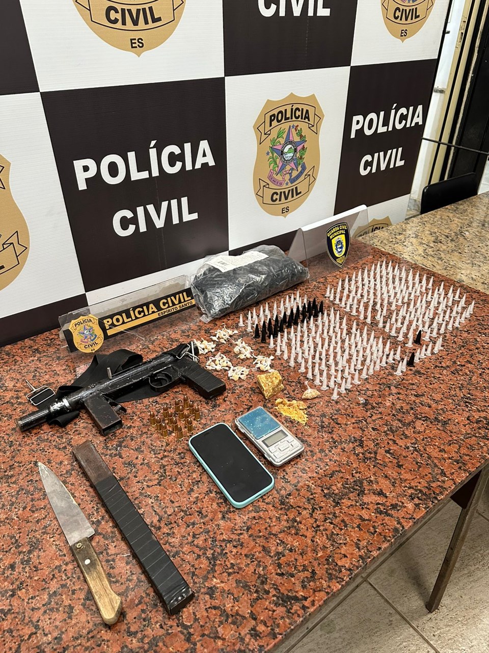 GCM de Marataízes e PC-ES realizam prisão de suspeitos e apreendem metralhadora em Marataízes