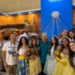 Prefeito homenageia servidores pelo prêmio na Feira dos Municípios 2026