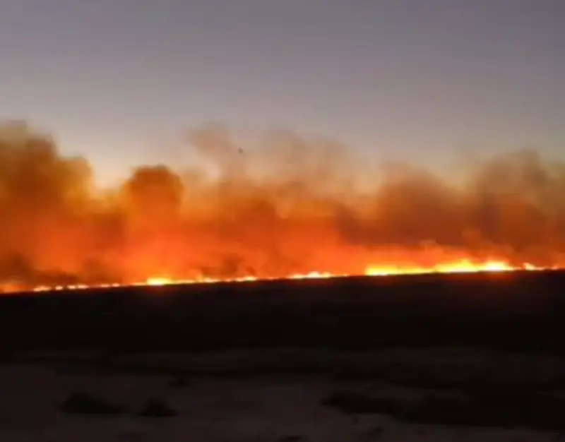 Prefeitura de Marataízes faz recomendações por causa da poluição do ar por fumaça de incêndio em Itapemirim